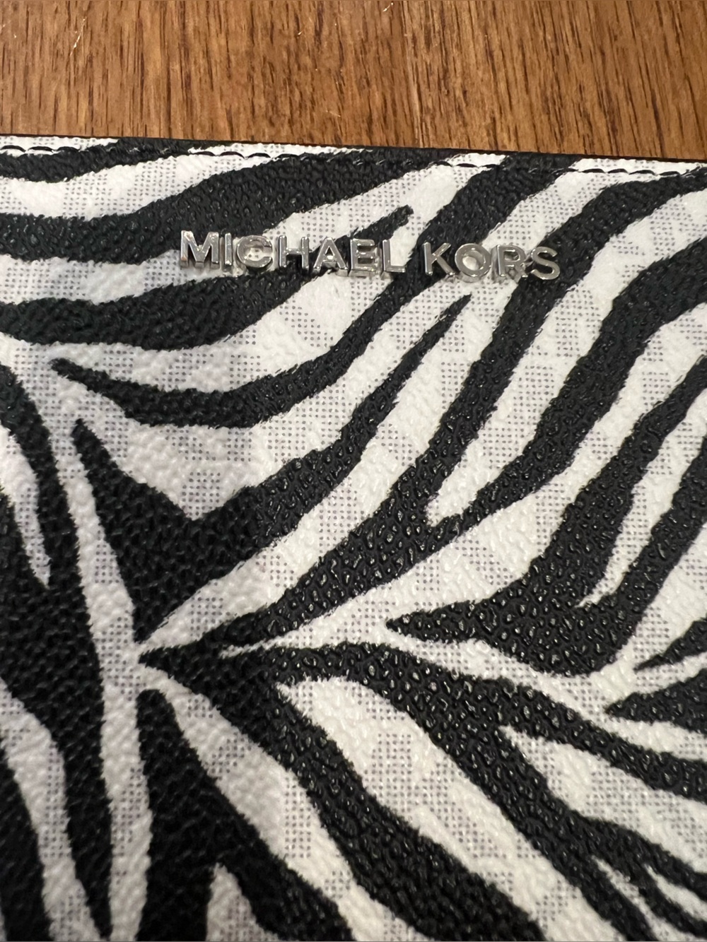 Michael Kors Black and White Zebra Print Zip Wallet Wristlet Jet Set Wallet - Picture 2 of 6
